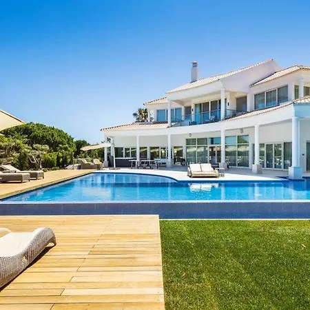 Sleeps 8 Pool Air Con T607959